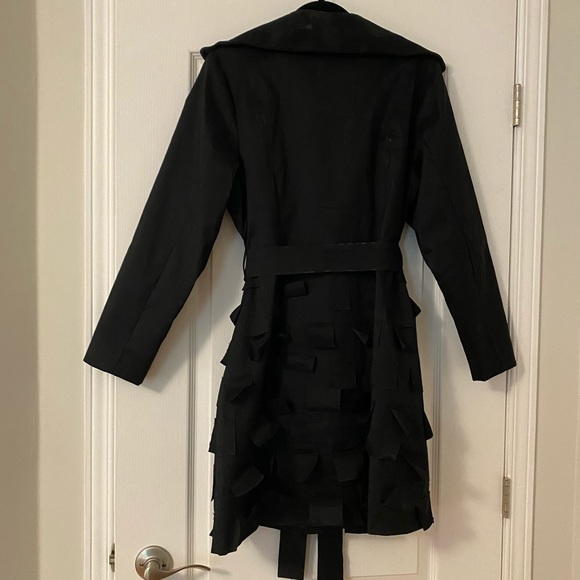 Designer Samuel Dong trench coat - Picture 5 of 5